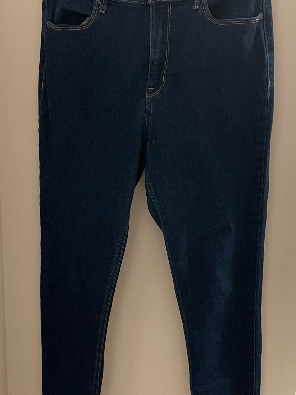 Old Navy Women's Skinny Jeans in Dark Blue